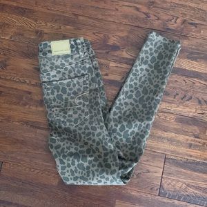 American Eagle super high rise jegging leopard print